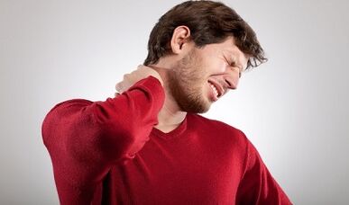 Irora ninu ọrùn pẹlu awọn ipilẹ eemọ