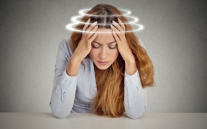 Dizziness jẹ aami aisan ti o wọpọ ti osteochondrosis cervical ninu awọn obinrin. 